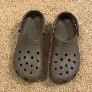 Men’s Classic Clogs in Brown Size 12